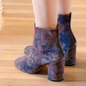 Maison Margiela flower suede boots. Stunning!